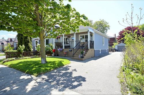 26 Sixteenth St, Etobicoke, ON, M8V3J8 | Card Image