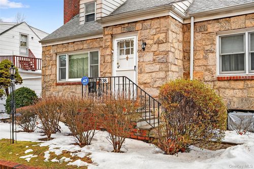 38 Raybrook Rd, Yonkers, NY, 10704-3207 | Card Image