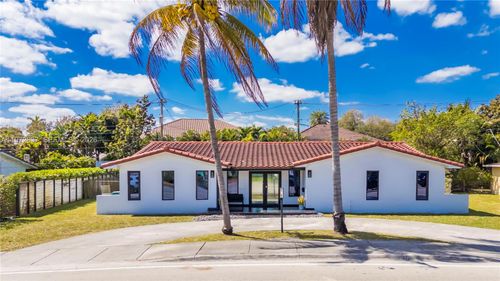 20220 Highland Lakes Blvd, Miami, FL, 33179-2816 | Card Image