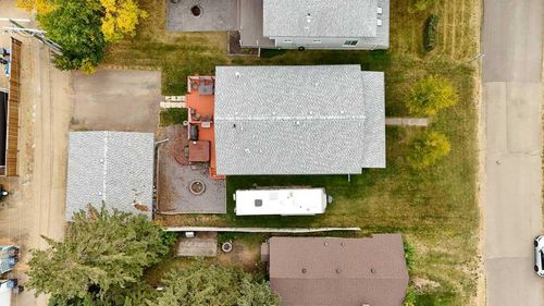 5005 43 St, Sylvan Lake, AB, T4S1C1 | Card Image