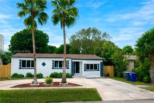 136 Evergreen Dr, Lake Park, FL, 33403-3526 | Card Image