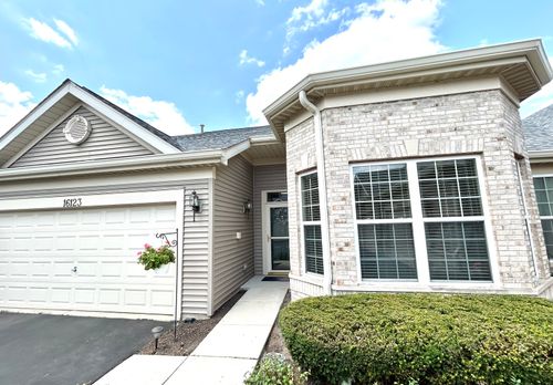 16123 Powderhorn Lake Way, Crest Hill, IL, 60403-1556 | Card Image