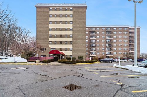 apt-8c-100 Diplomat Dr, Mount Kisco, NY, 10549-2016 | Card Image