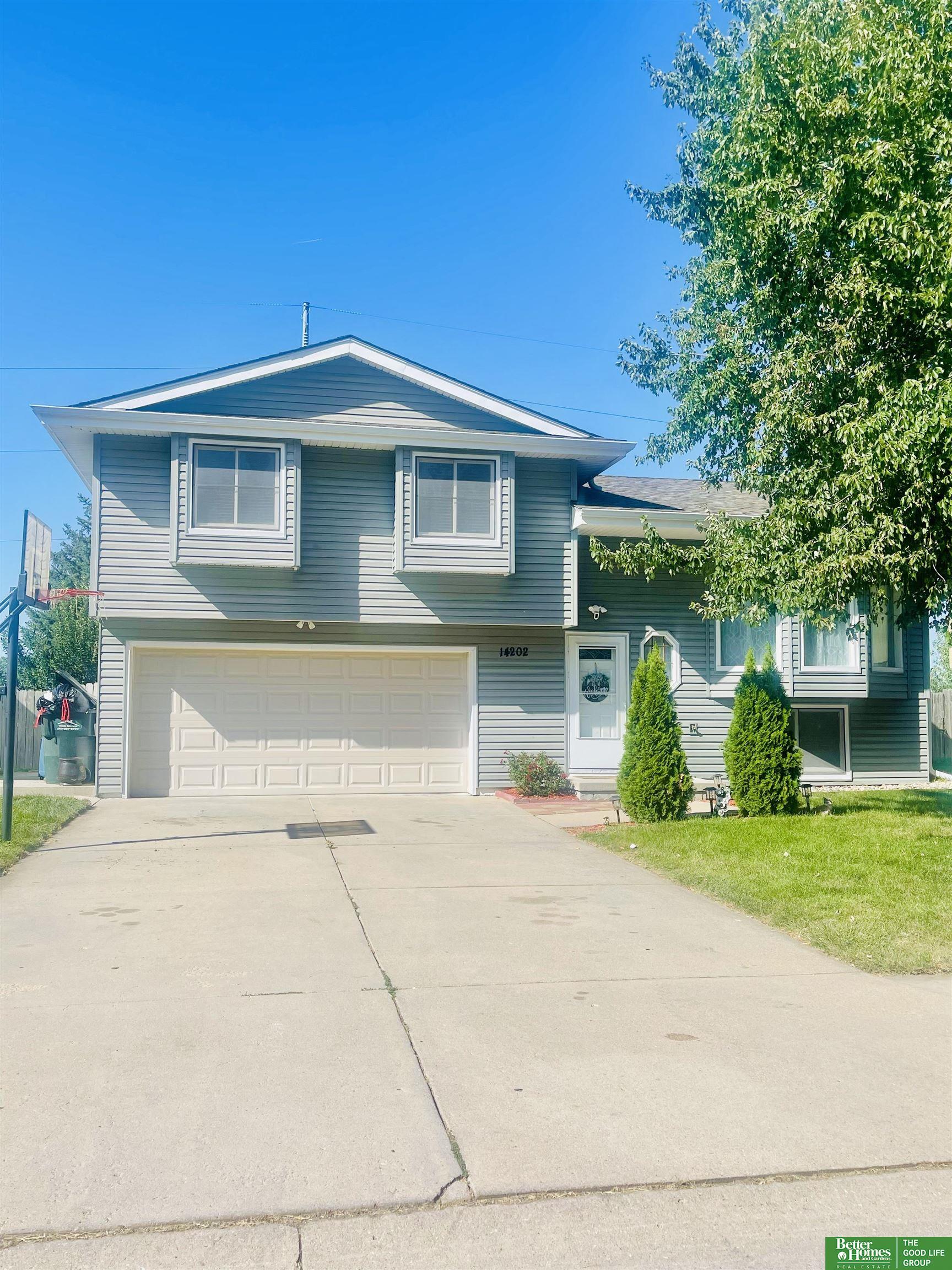Virginia St, Omaha, NE 68138