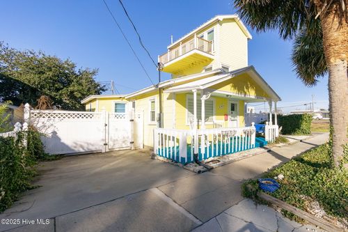 104 S 13th St, Morehead City, NC, 28557-4114 | Card Image