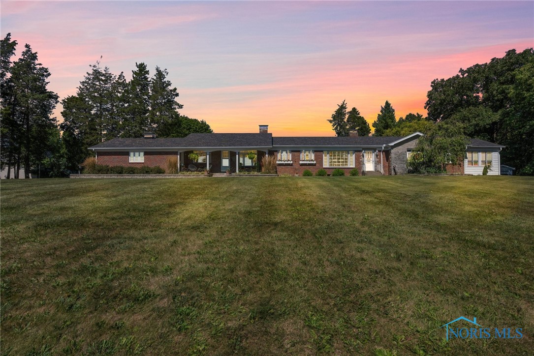 Riverview Ave, Napoleon, OH 43545