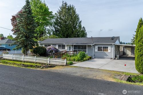 3425 Pennsylvania St, Longview, WA, 98632-4742 | Card Image