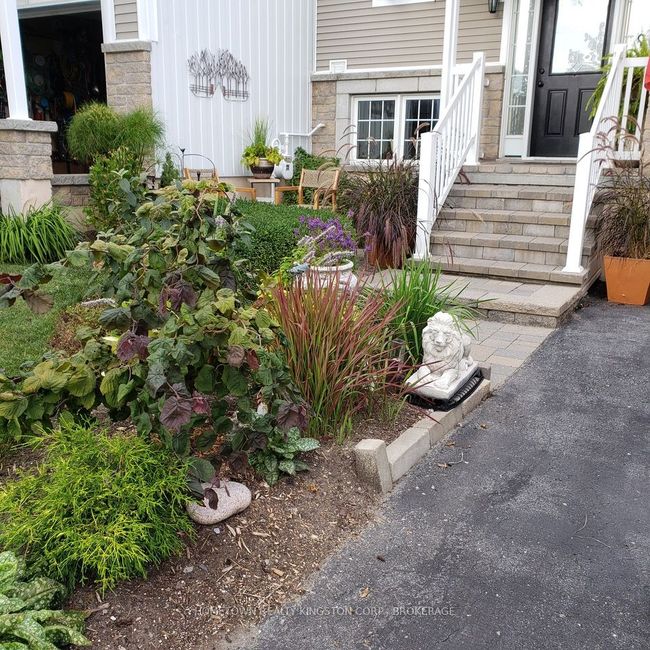 480 Country Club Dr, House attached with 2 bedrooms, 2 bathrooms and 2 parking in Bath ON | Image 4