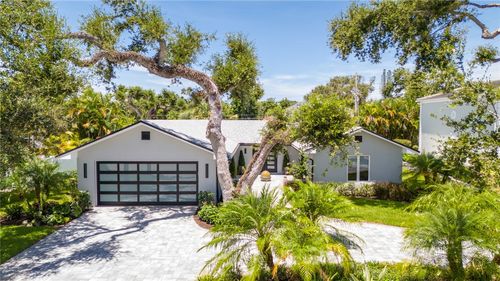 661 Date Palm Rd, Vero Beach, FL, 32963-1631 | Card Image
