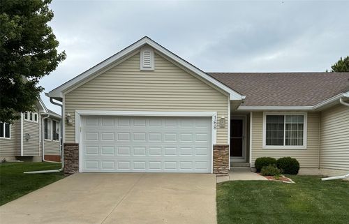 168 Se Sweetgrass Dr, Pleasant Hill, IA, 50327-8521 | Card Image