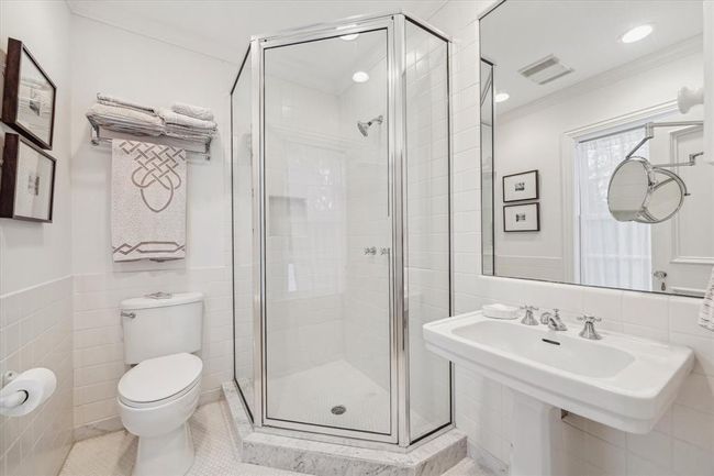 En-suite secondary bathroom | Image 31
