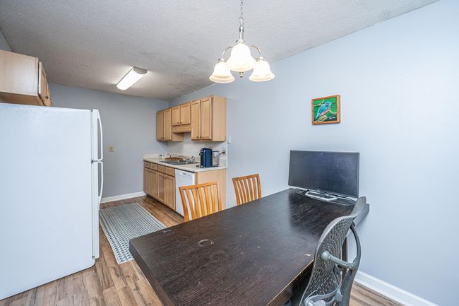 Dining/Kitchen | Image 18
