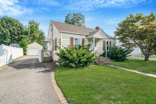 30 Leyden St, Huntington Station, NY, 11746-1826 | Card Image
