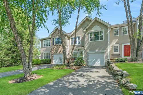 435 Green Mountain Rd, Mahwah, NJ, 07430-2734 | Card Image