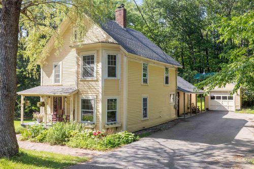 574 Main St, Hopkinton, NH, 03229-3000 | Card Image