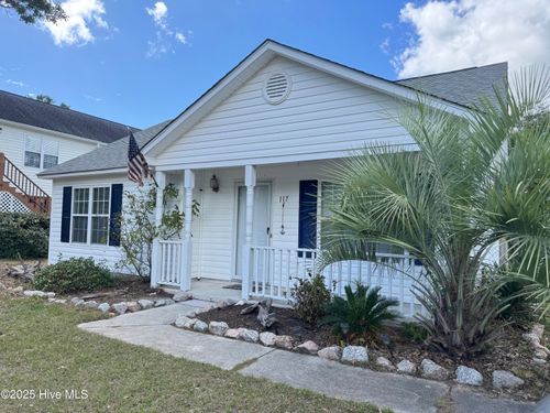 117 Nw 10th St, Oak Island, NC, 28465-7018 | Card Image