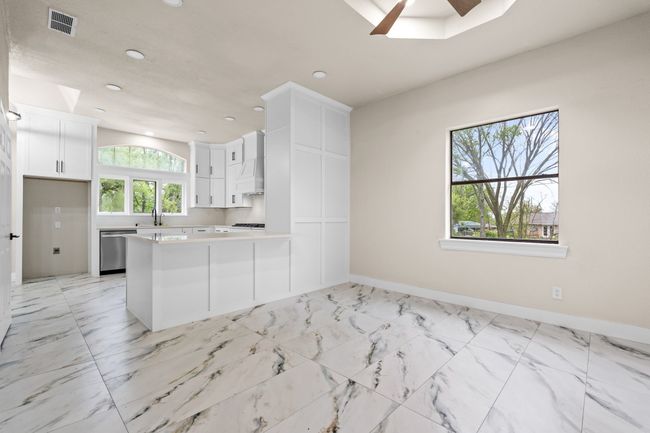 Dining Area or Living Room | Image 12