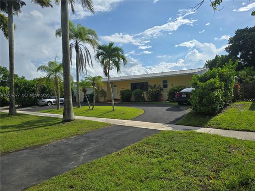 19500 Sw 87th Ave, Cutler Bay, FL, 33157-8997 | Card Image
