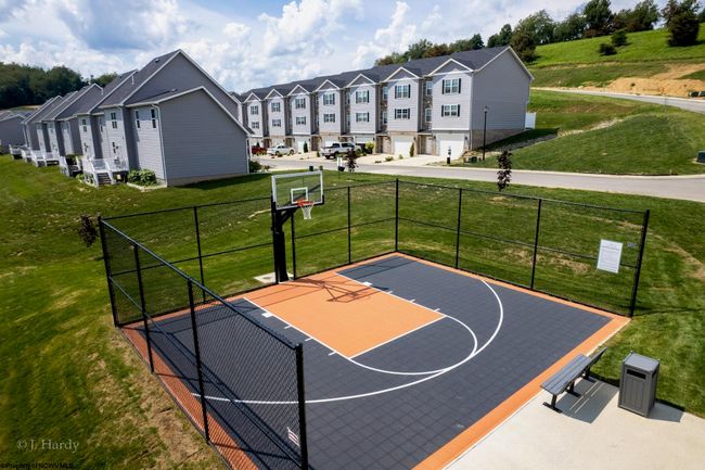 272 Red Oak Ln, Townhouse with 3 bedrooms, 3 bathrooms and 2 parking in Morgantown WV | Image 44