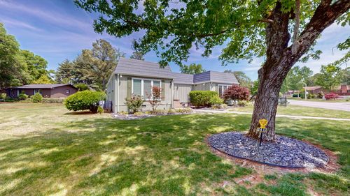 2402 Riverview Dr, Murfreesboro, TN, 37129-1333 | Card Image