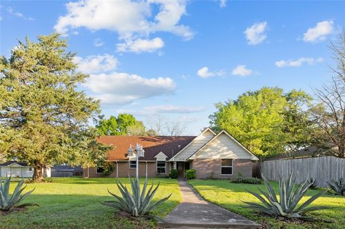 1519 Everitt St, Navasota, TX, 77868-3203 | Card Image