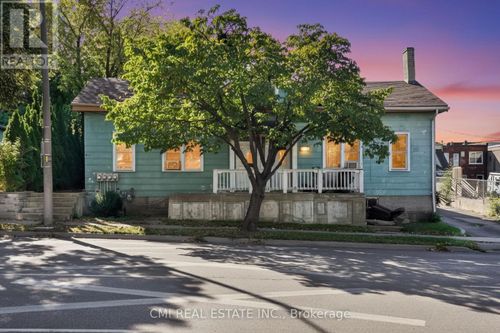 219 Dalhousie St, Brantford, ON, N3S3T8 | Card Image