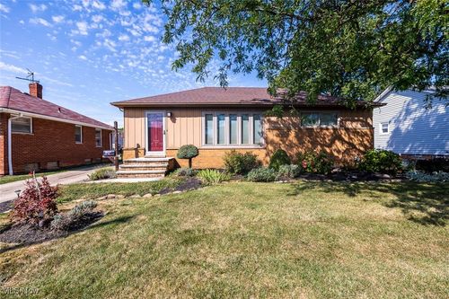 30209 Oakdale Rd, Willowick, OH, 44095-4936 | Card Image