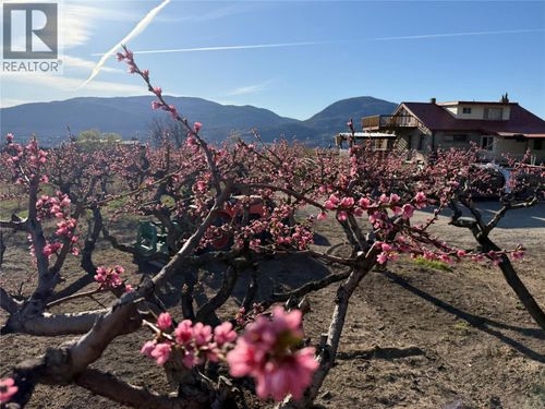 235 Middle Bench Rd N, Penticton, BC, V2A8S5 | Card Image