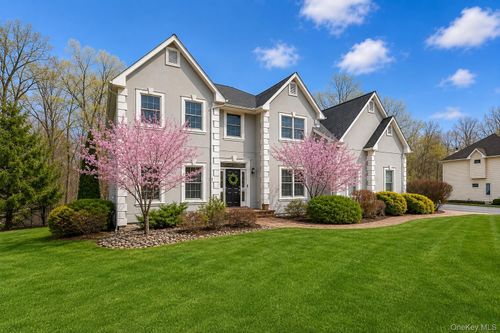 43 Greenwich Ave, Central Valley, NY, 10917-3717 | Card Image
