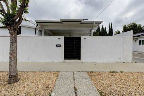 16615 Los Alimos St, Granada Hills, CA, 91344-5144 | Card Image