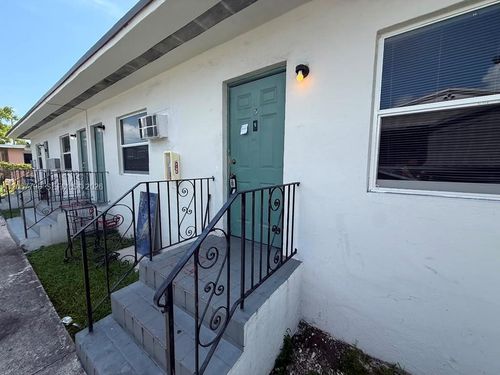 2-2140 Nw 24th St, Miami, FL, 33142-8480 | Card Image