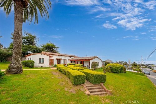 685 Kings Ave, Morro Bay, CA, 93442-2447 | Card Image