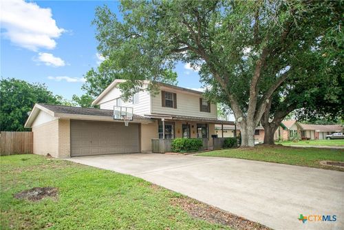 310 Glenbrook Ln, Port Lavaca, TX, 77979-2125 | Card Image