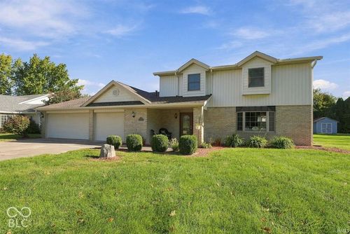 8504 N Wilderness Rd, Muncie, IN, 47303-9380 | Card Image