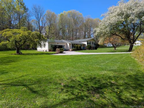 77 Hill St, Mahopac, NY, 10541-2723 | Card Image