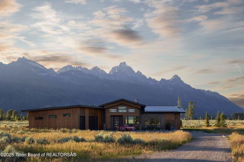 580 Moulton Loop Rd, Jackson, WY, 83001-9334 | Card Image