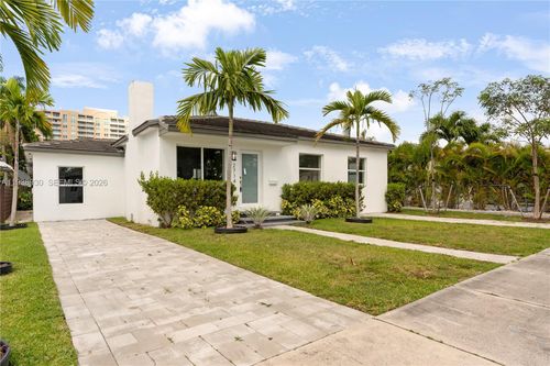 a-2714 Sw 36th Ave, Miami, FL, 33133-2724 | Card Image