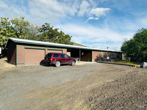 245 3rd St W, Huntington, OR, 97907-2028 | Card Image