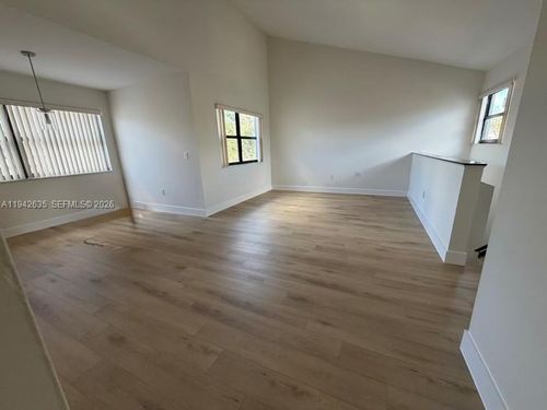 apt-201-10231 Fontainebleau Blvd, Miami, FL, 33172-3231 | Card Image