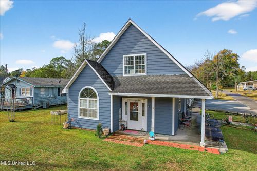 1435 Margie St, Waveland, MS, 39576-2417 | Card Image