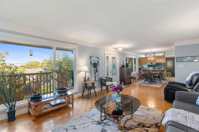 6374 Oldfield Rd, House other with 5 bedrooms, 2 bathrooms and 4 parking in Central Saanich BC | Image 5