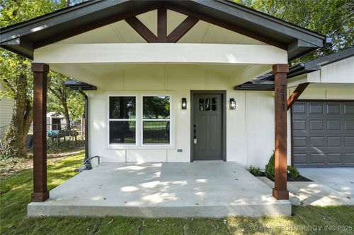 211 E Wells Blvd, Sapulpa, OK, 74066-6439 | Card Image