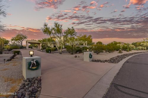 9350 E Via Del Sol Dr, Scottsdale, AZ, 85255-5071 | Card Image