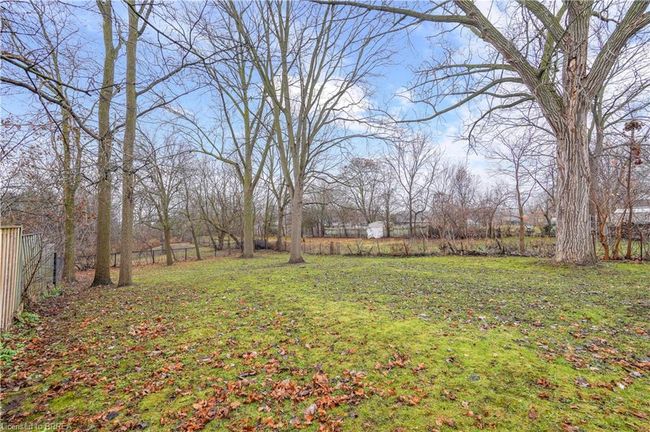 226 Charing Cross St, House other with 3 bedrooms, 1 bathrooms and 5 parking in Brantford ON | Image 35