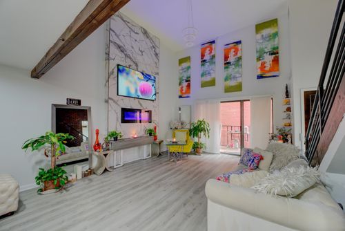 apt-32-107 S Front St, Memphis, TN, 38103-2911 | Card Image