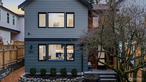 9511 132nd Ave Ne, Kirkland, WA, 98033-5212 | Card Image