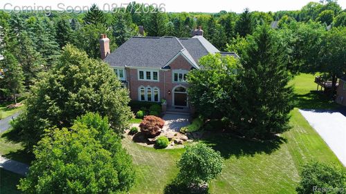 4929 Crestone Way, Oakland Twp, MI, 48306-1682 | Card Image