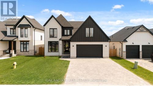 13 Briscoe Cres, Strathroy, ON, N7G4E1 | Card Image