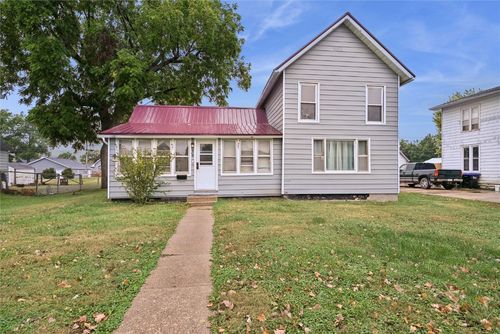 906 6th Ave, Belle Plaine, IA, 52208-2014 | Card Image