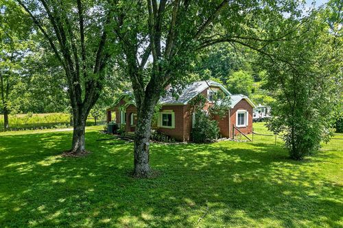 747 Hunting Creek Rd, Whitleyville, TN, 38588-7308 | Card Image
